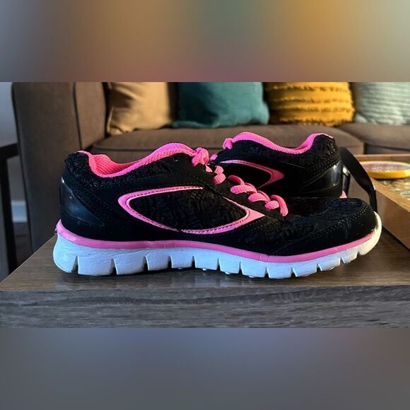 Preowned … PRO PLAYER “Size: 8” Athletic Shoes - Picture 2 of 7